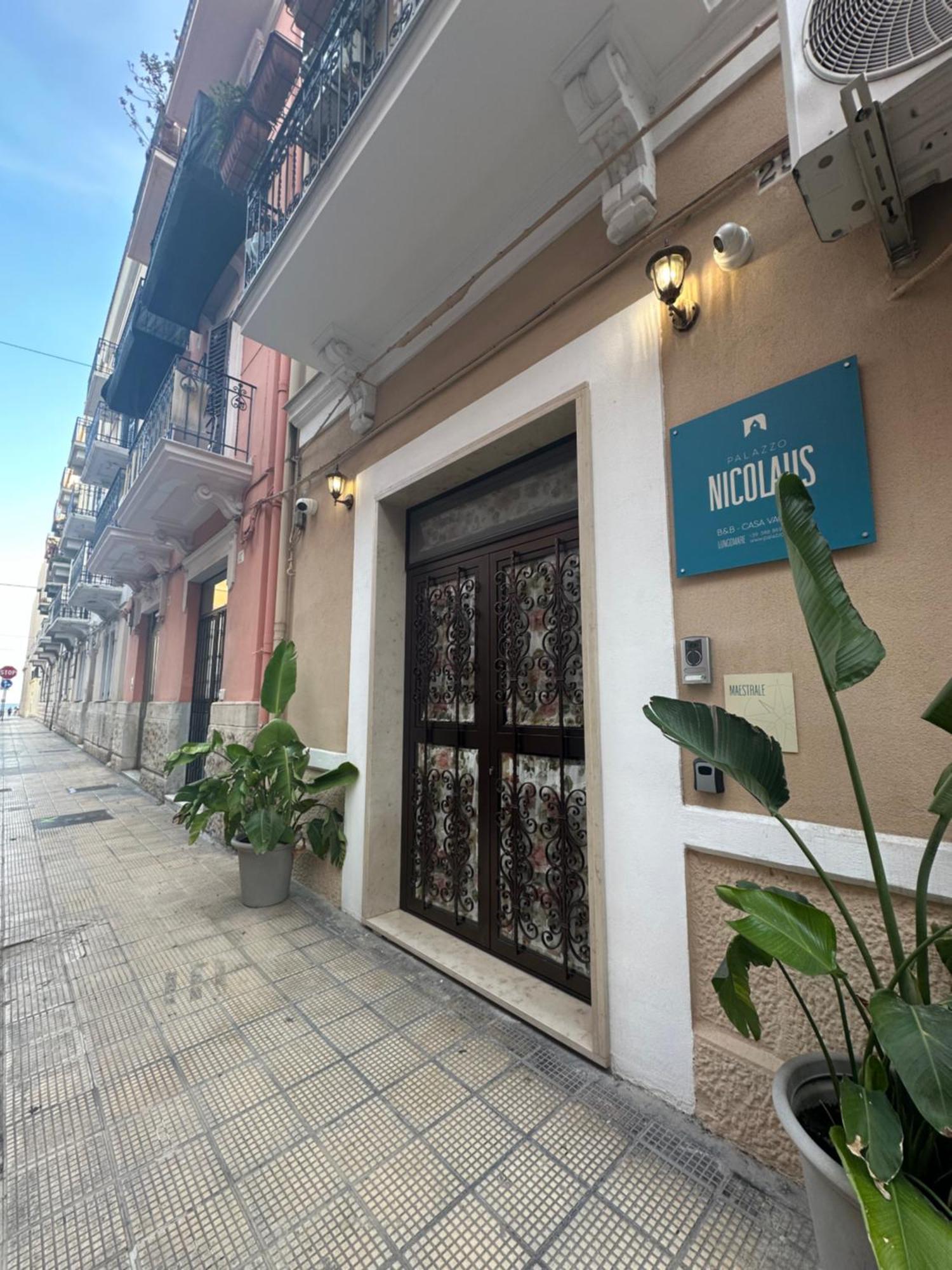 Palazzo Nicolaus Del Lungomare Bari Exterior foto